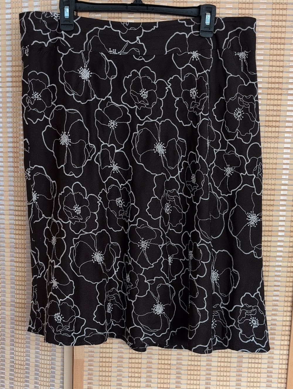 Ann Taylor Brown Skirt with White Floral Embroidery Outline